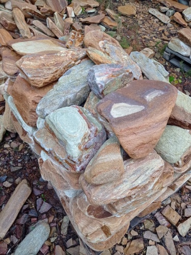 Златолит жёлтый, жёлто-зелёный глыбки и валуны для ланшафтного дизайна купить в Черноголовке