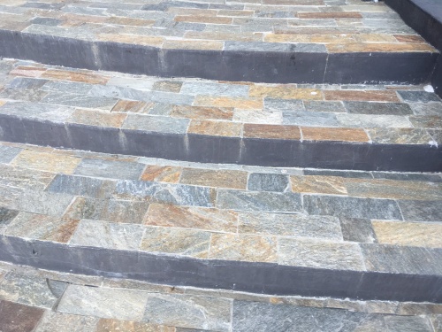 Плитка из Златолита Уральского для лестницы купить в Черноголовке