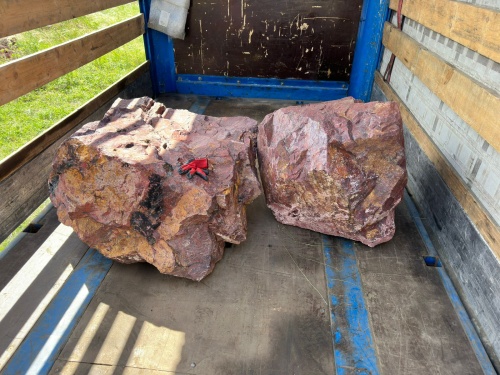 Ландшафтные глыбы красно-фиолетовые 200-1000 килограмм купить в Черноголовке