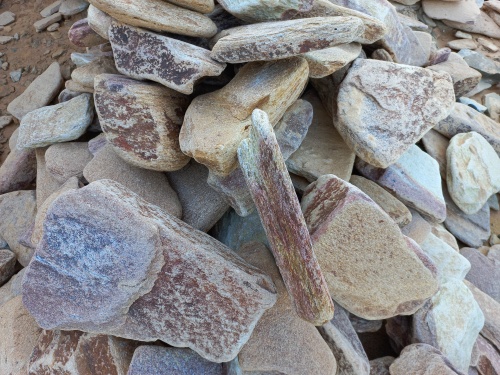 Златолит жёлтый, жёлто-зелёный глыбки и валуны для ланшафтного дизайна купить в Черноголовке