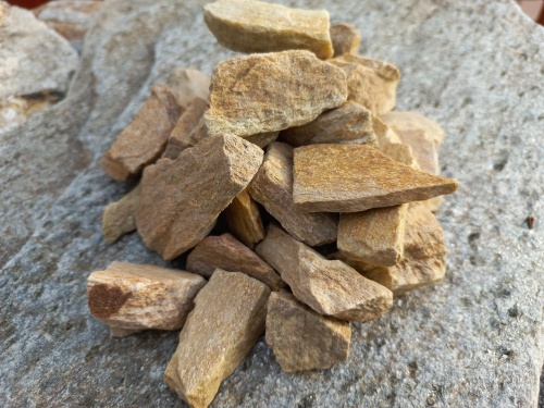 Златолит жёлтый декоративная каменная крошка купить в Черноголовке