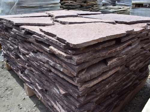 Плитняк лемезит бордовый для облицовки цоколя 20-25 мм  купить в Черноголовке