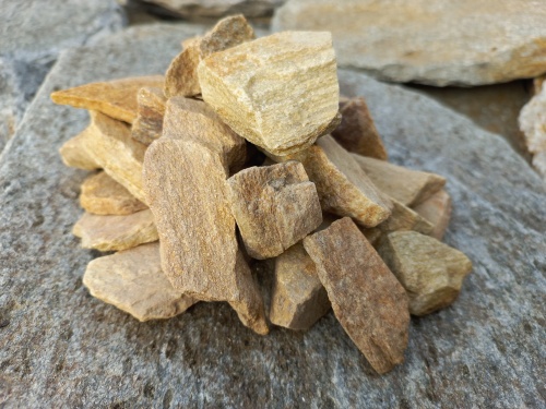 Златолит жёлтый декоративная каменная крошка купить в Черноголовке