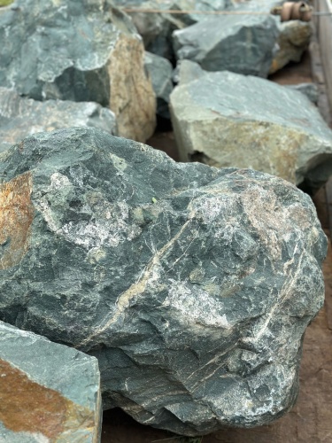 Камни для ландшафтного дизайна зелёные 10-60 килограмм купить в Черноголовке