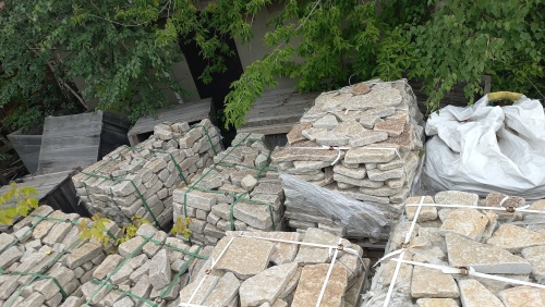 Гранитный плитняк галтованный для мощения купить в Черноголовке