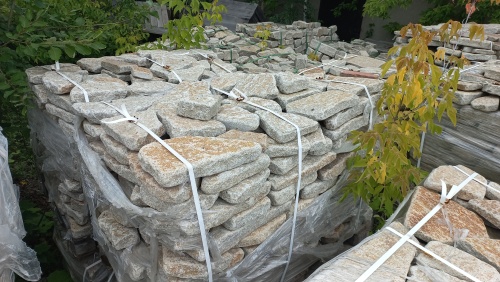 Гранитный плитняк галтованный для парковки купить в Черноголовке