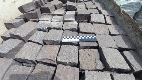 Лемезит колотая брусчатка 10 * 10 см. для парковки купить в Черноголовке
